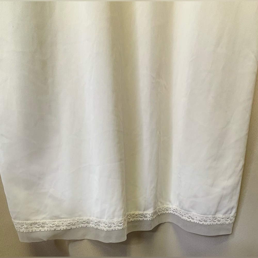 Philmaid Vintage Sheer Slip Dress Beautiful lace detail at the front and hemline - Picture 9 of 12